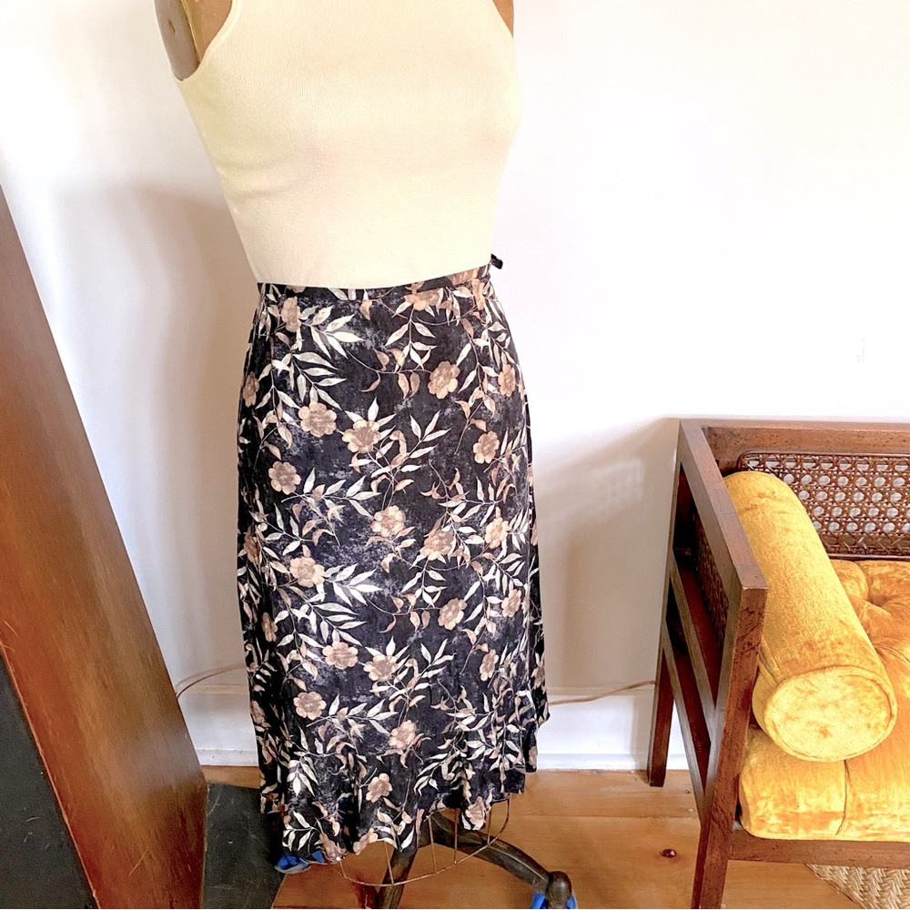 Christopher Banks | 90s Fit & Flare Floral Midi Skirt, 12